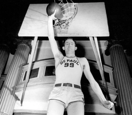 籃球眼鏡球星喬治麥肯